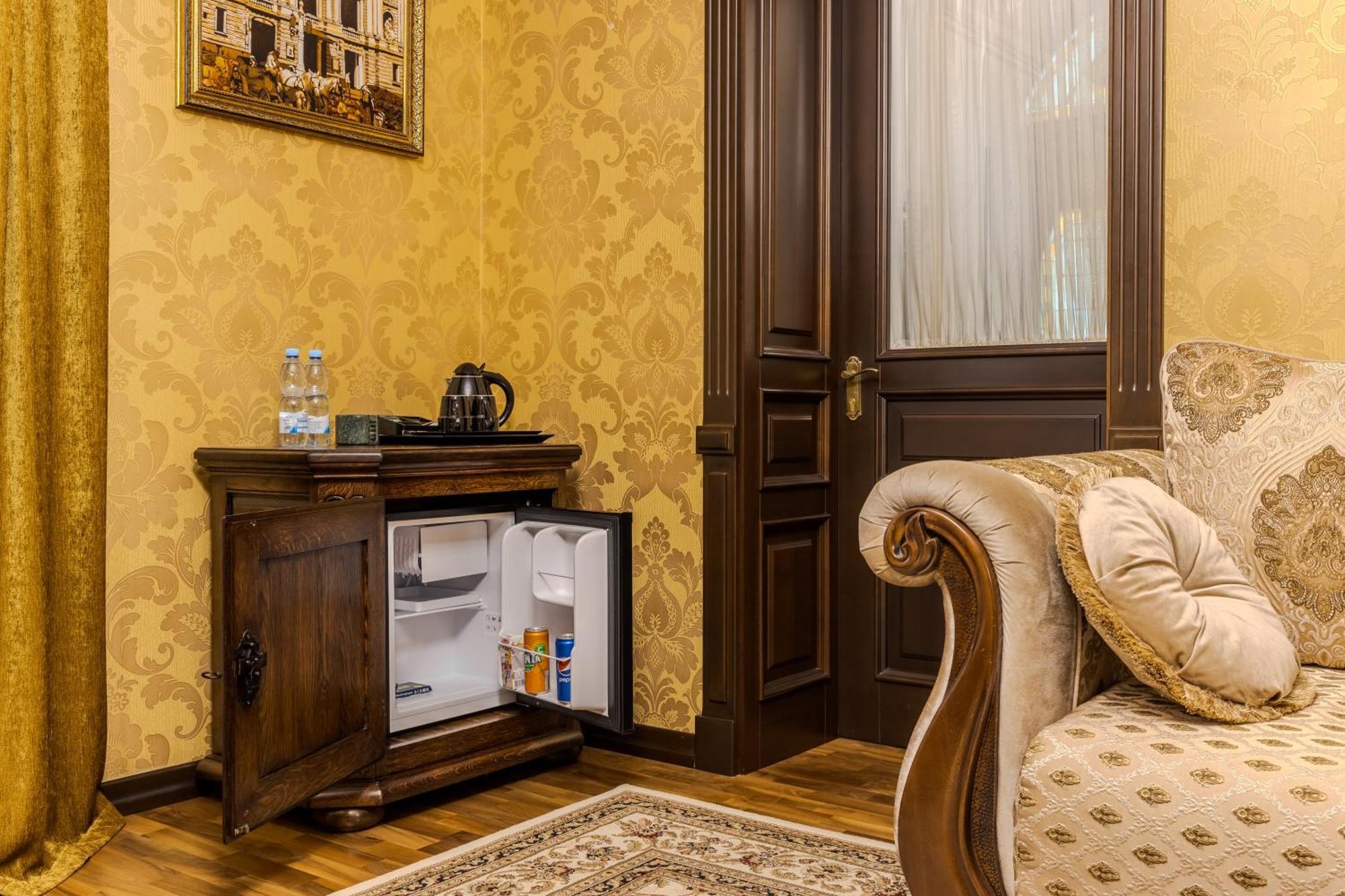 Luxury Boutique Andreevskiy Lviv Exterior photo