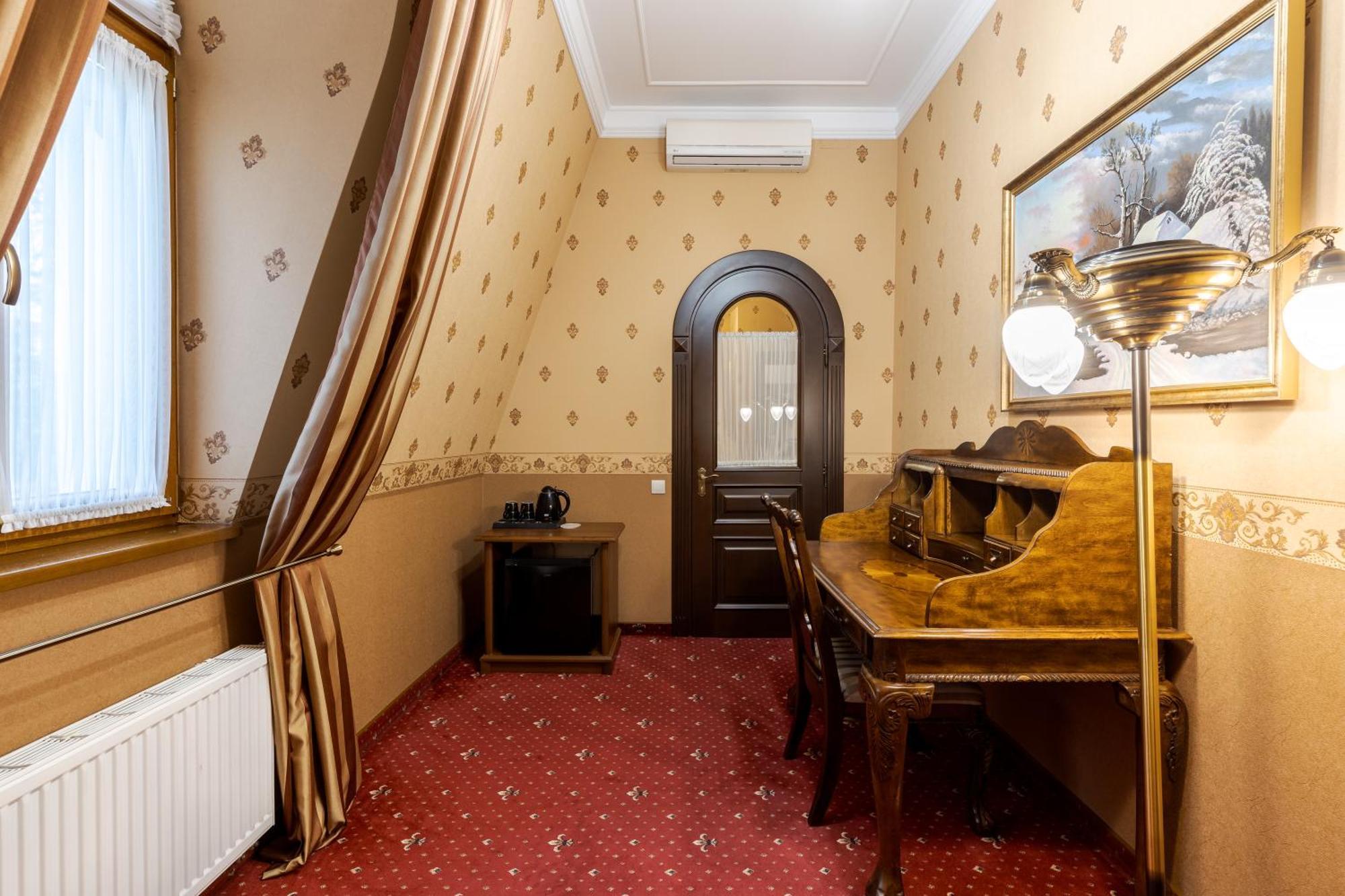 Luxury Boutique Andreevskiy Lviv Exterior photo